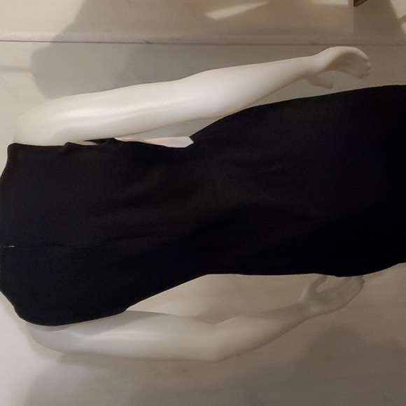 Black and white shift dress - Picture 3 of 5